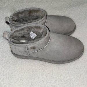 Ugg Ultra Mini GOAT